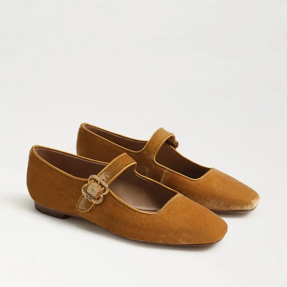 Michaela Mary Jane Flat