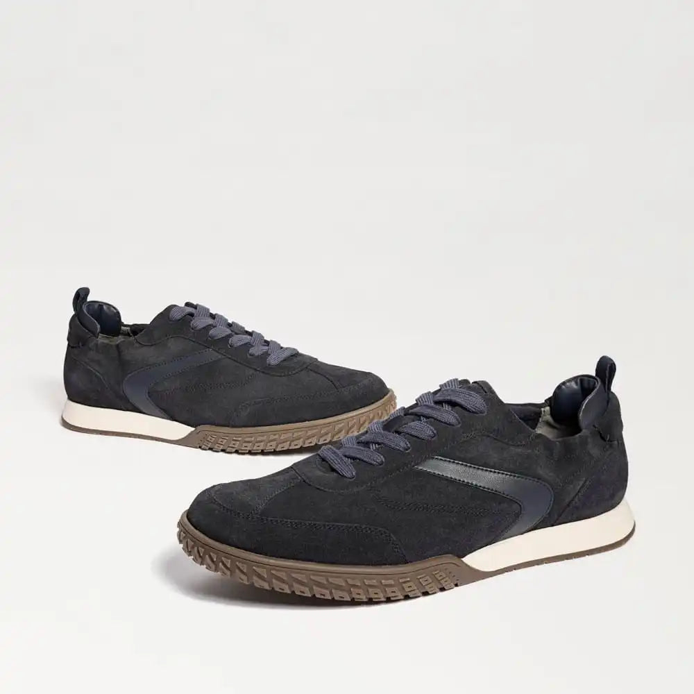 Finn Sneaker