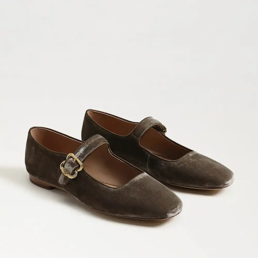 Michaela Mary Jane Flat