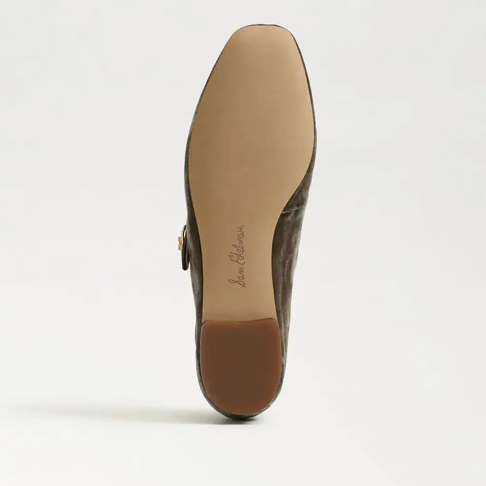 Michaela Mary Jane Flat