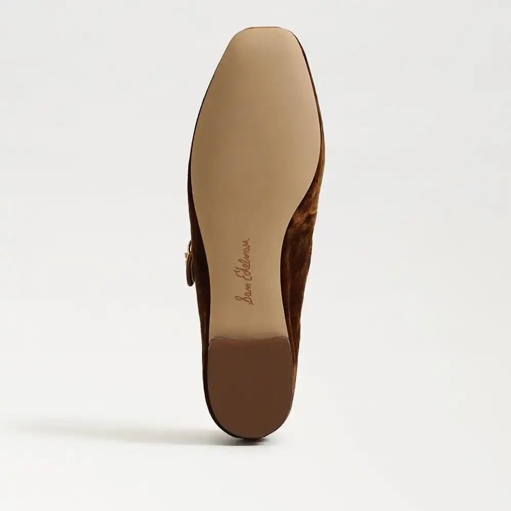 Michaela Mary Jane Flat