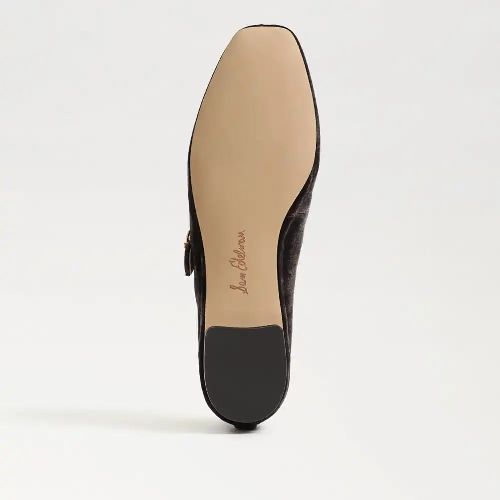 Michaela Mary Jane Flat