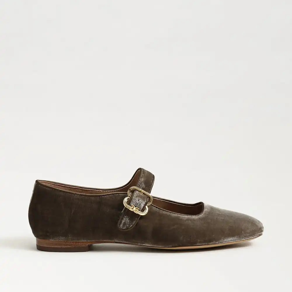 Michaela Mary Jane Flat