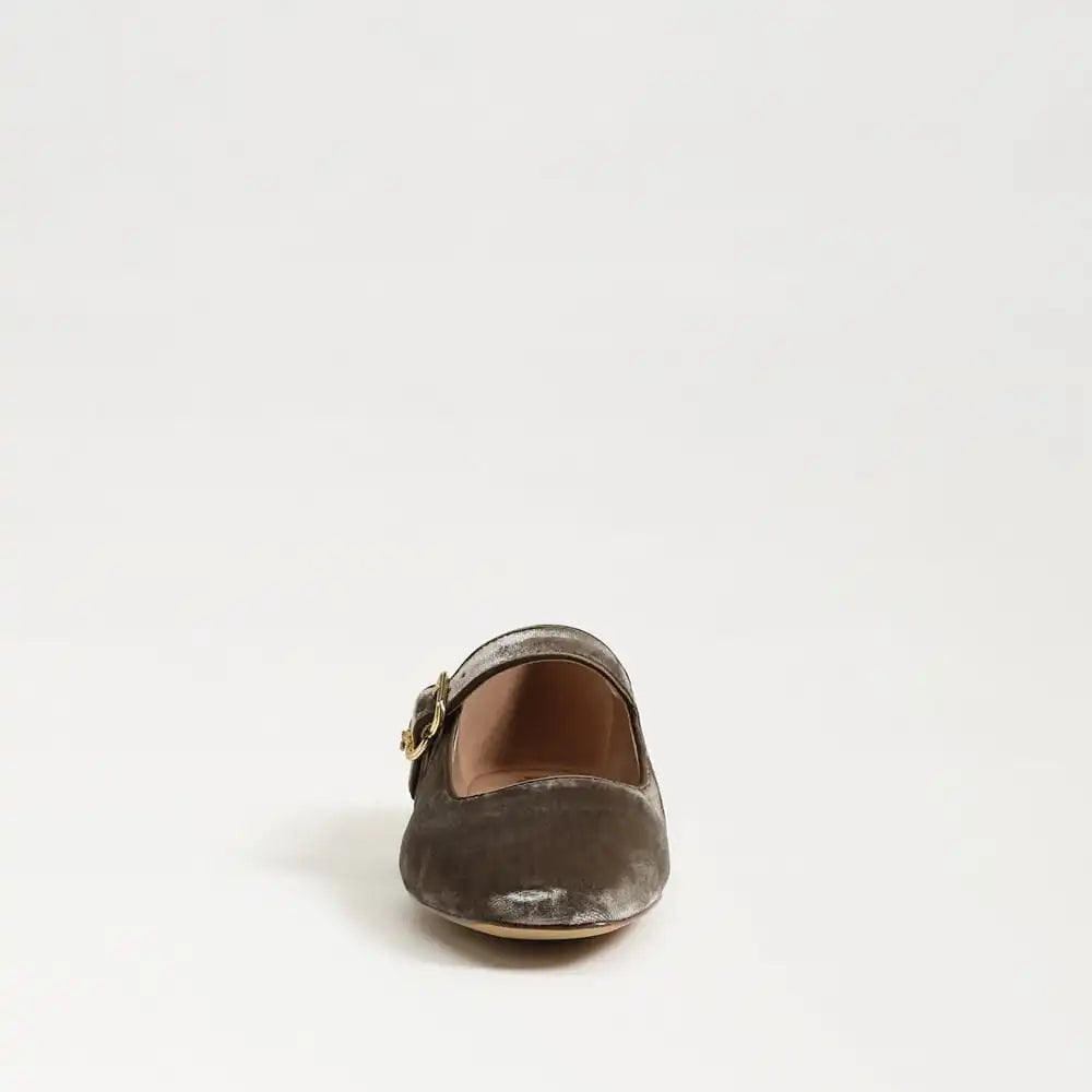 Michaela Mary Jane Flat