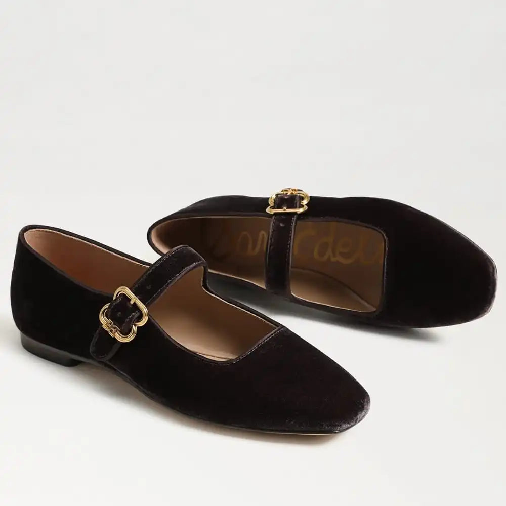 Michaela Mary Jane Flat