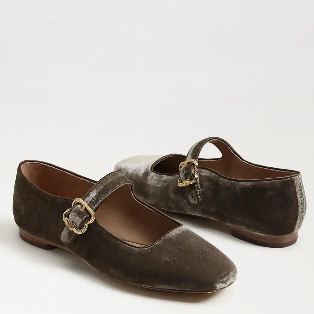 Michaela Mary Jane Flat