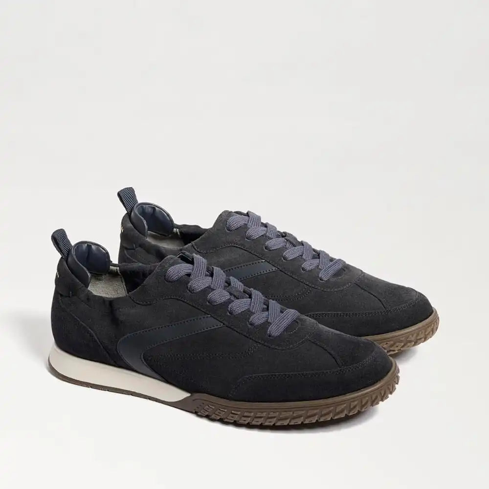 Finn Sneaker
